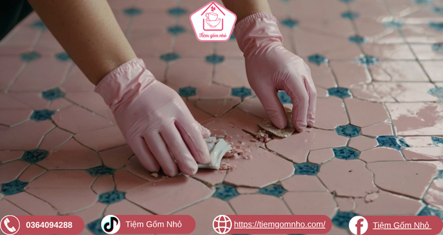 Dọn mảnh vỡ cốc sứ đúng cách
